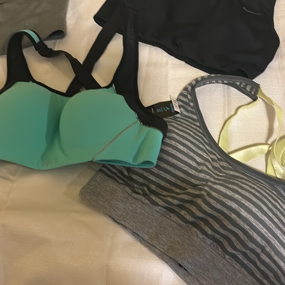 Sports bras. Nike, VSX, Mondetta, one off brand. - Picture 4 of 7